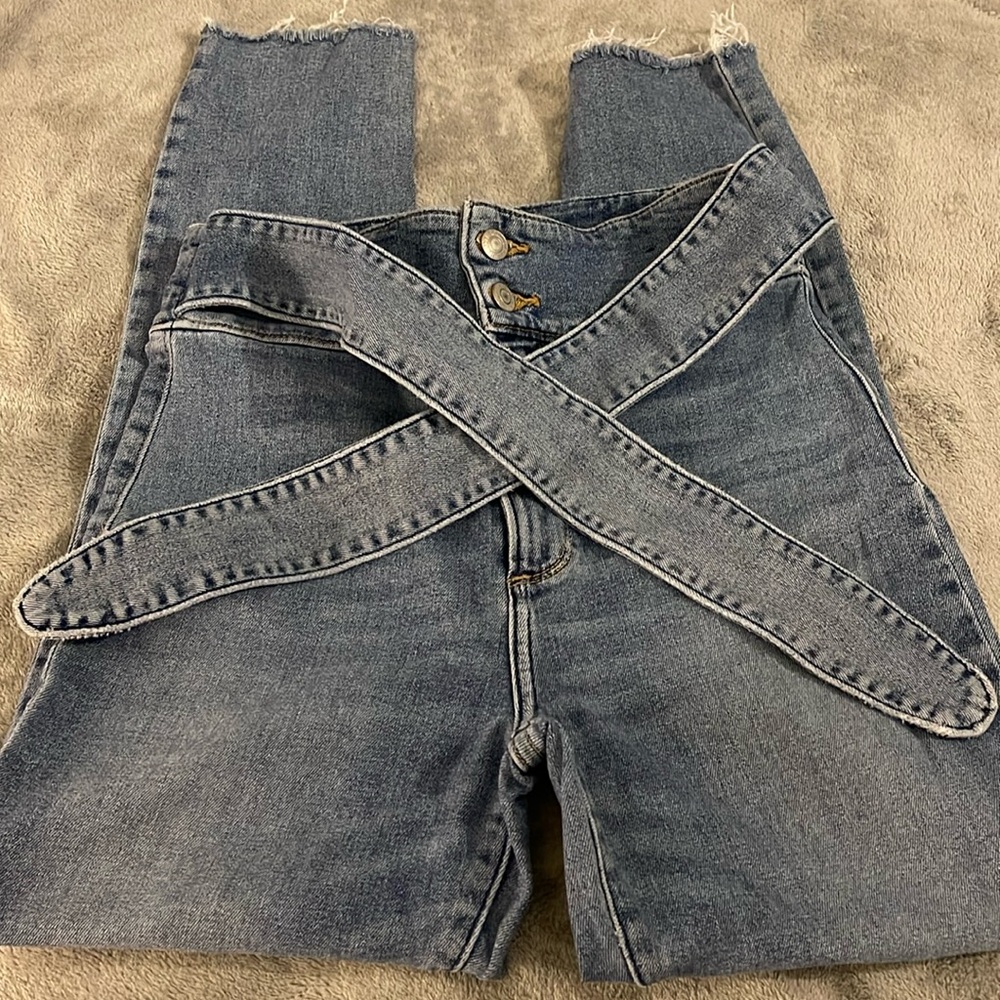 Abercrombie & Fitch Ultra High Rise Super Skinny Ankle